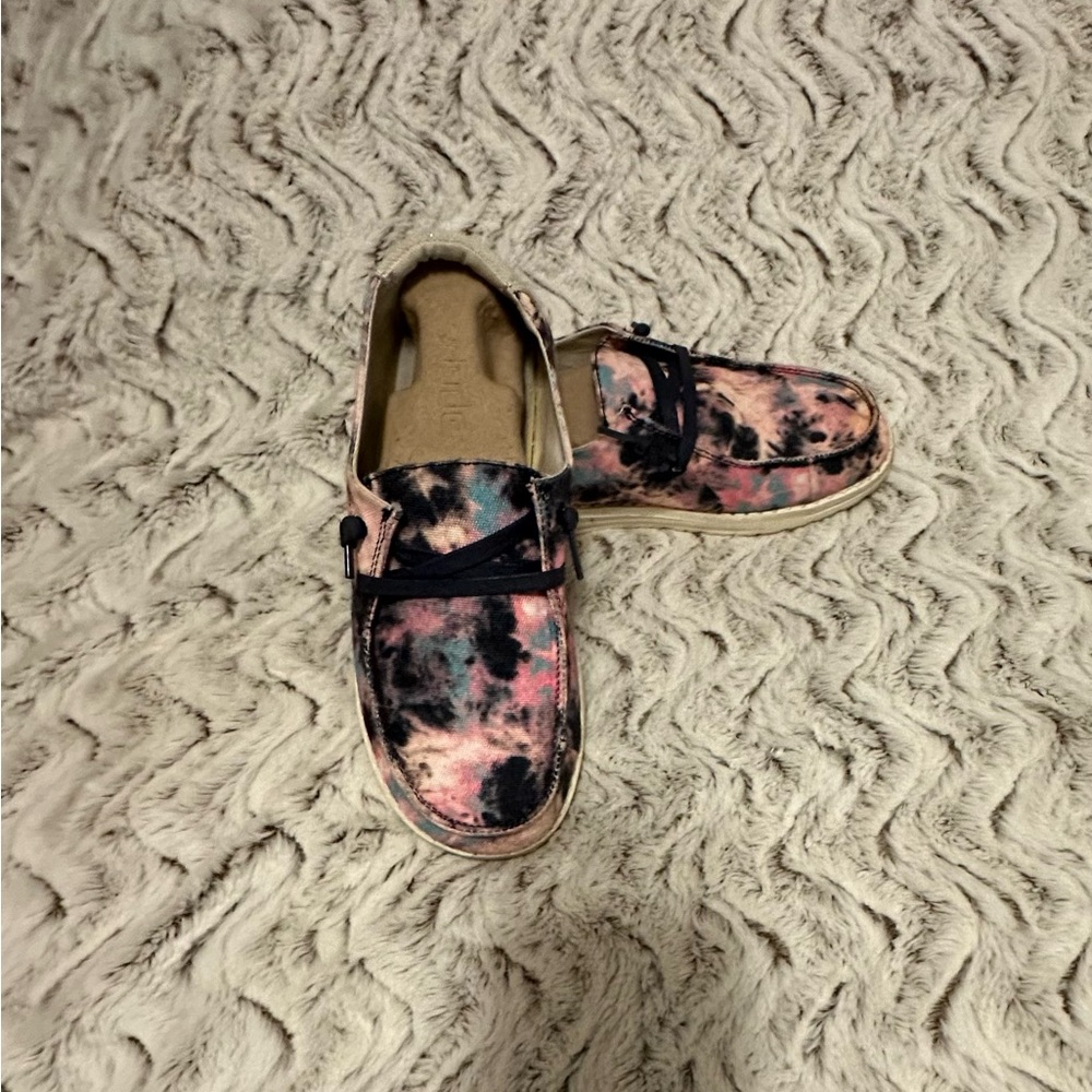 Hey Dude Women’s Wendy Size 7 Multi color - Picture 3 of 6